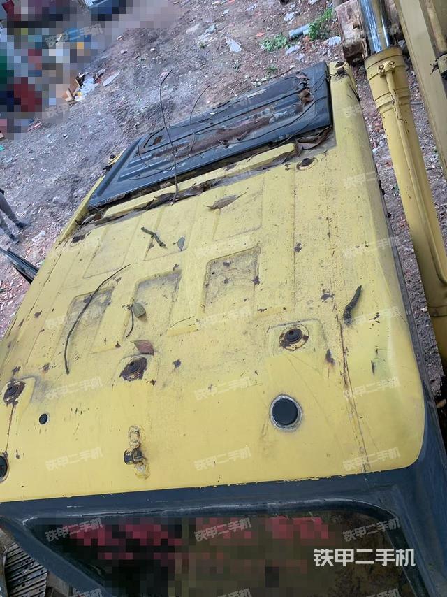 駕駛室頂部（整機外觀）