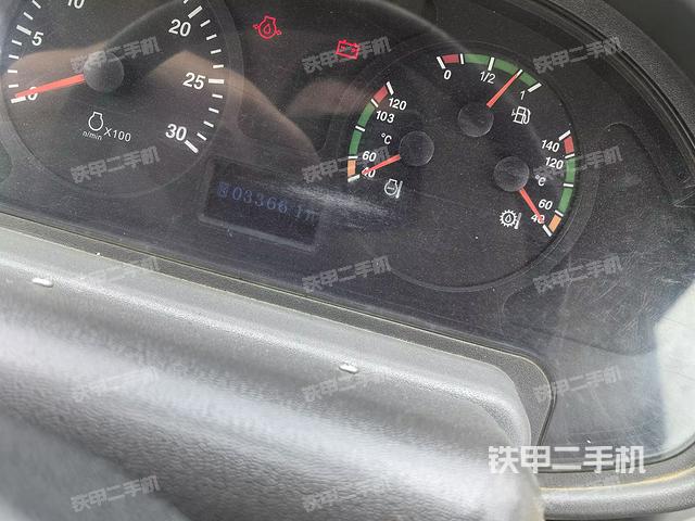 儀表盤（駕駛室部分）