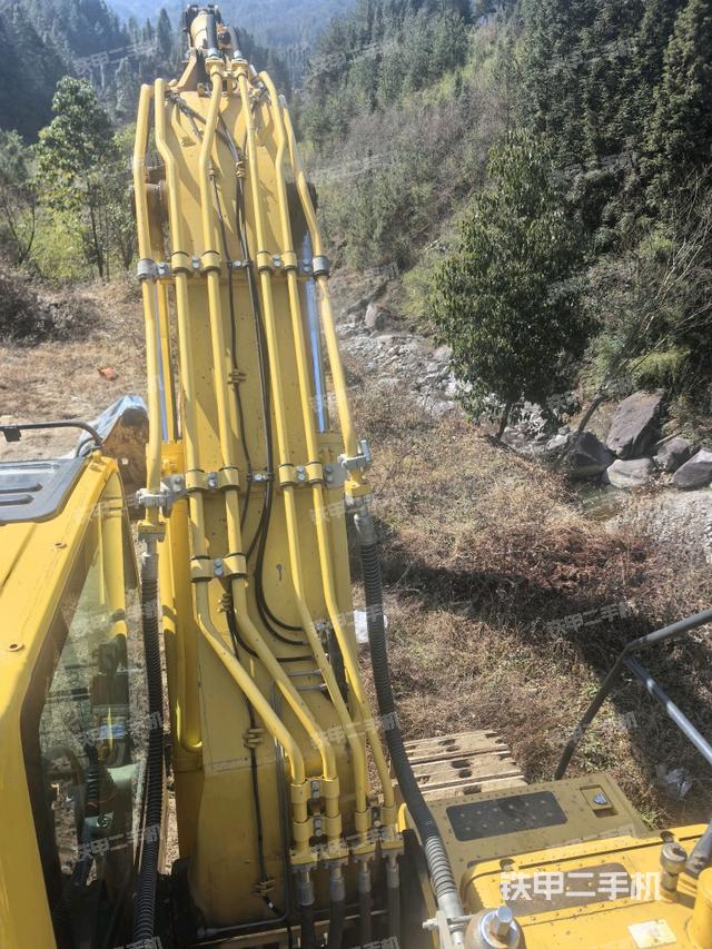 大臂背部俯視(工作和回轉裝置) 大臂背部俯視(工作和回轉裝置)