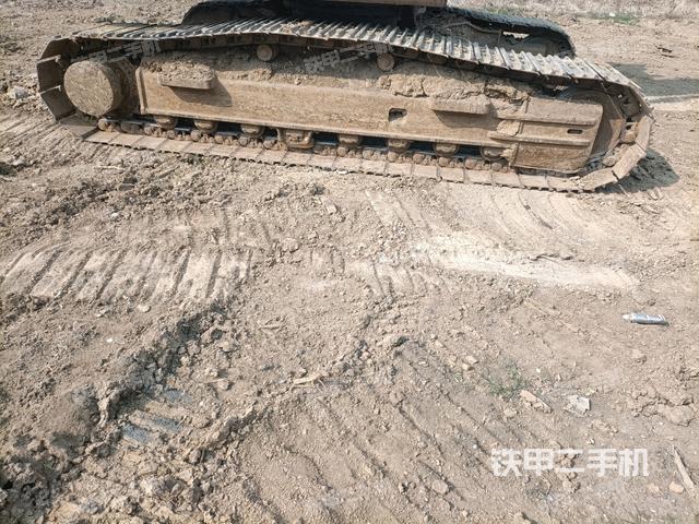 右側(cè)履帶整體(行走機(jī)構(gòu)) 右側(cè)履帶整體(行走機(jī)構(gòu))