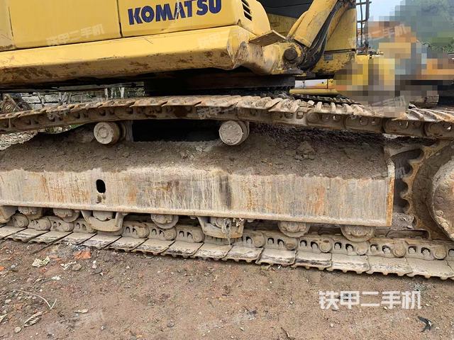 單側(cè)履帶整體(整機(jī)外觀) 單側(cè)履帶整體(整機(jī)外觀)