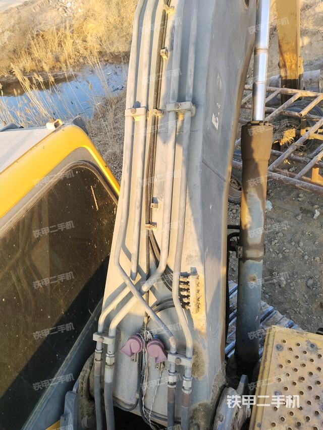 大臂背部俯視(工作和回轉裝置) 大臂背部俯視(工作和回轉裝置)