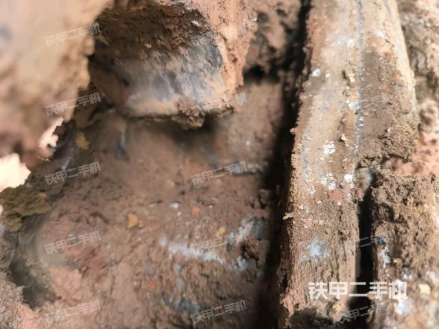 右側履帶整體（行走機構）