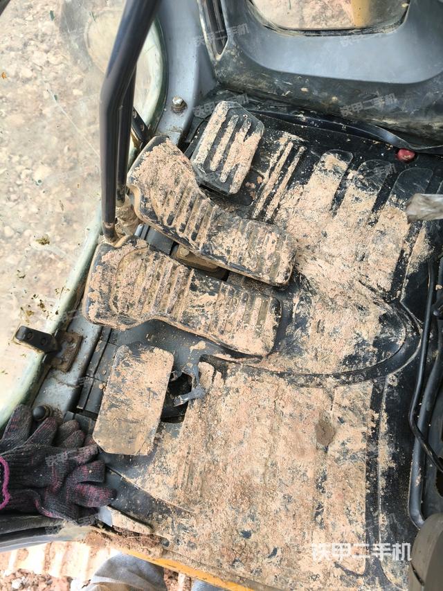 駕駛室左前45度（駕駛室部分）