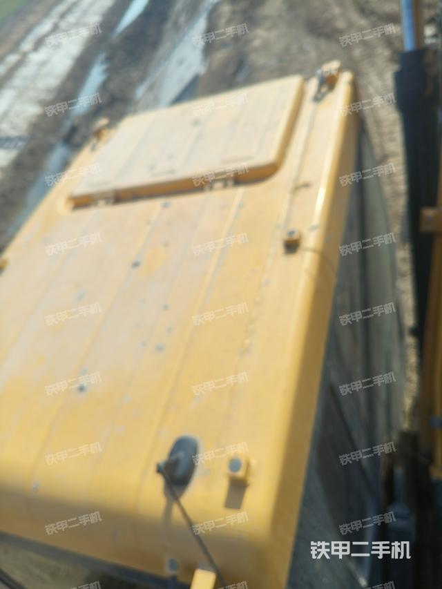 驾驶室顶部（整机外观）