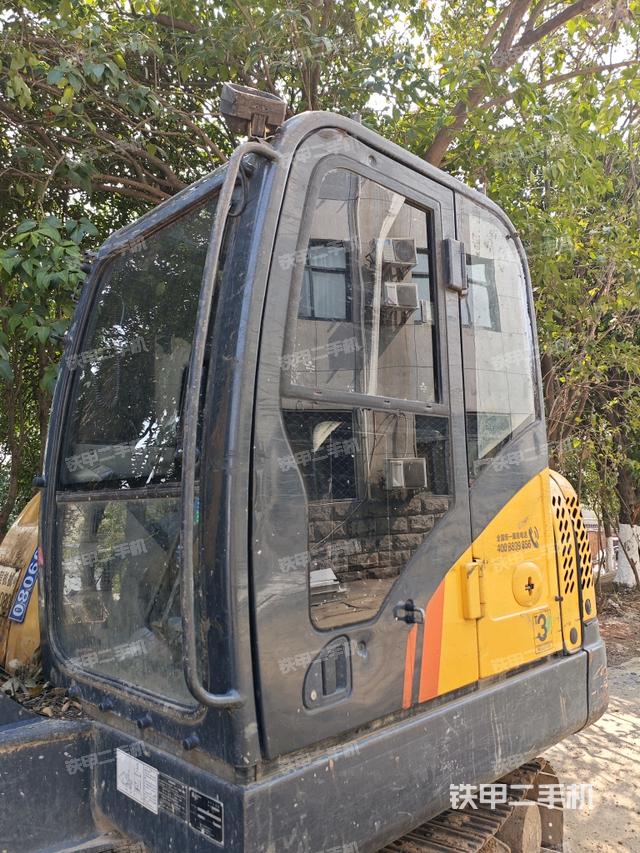 駕駛室整體（整機(jī)外觀）