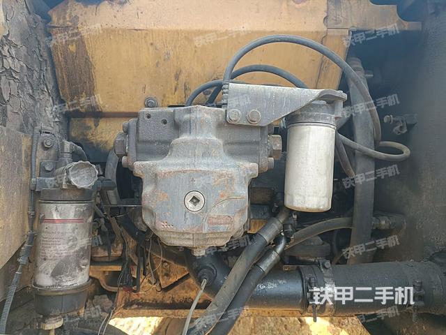 液壓泵斜45?左（大件艙室）