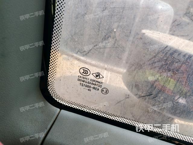 駕駛室正側(cè)（駕駛室部分）