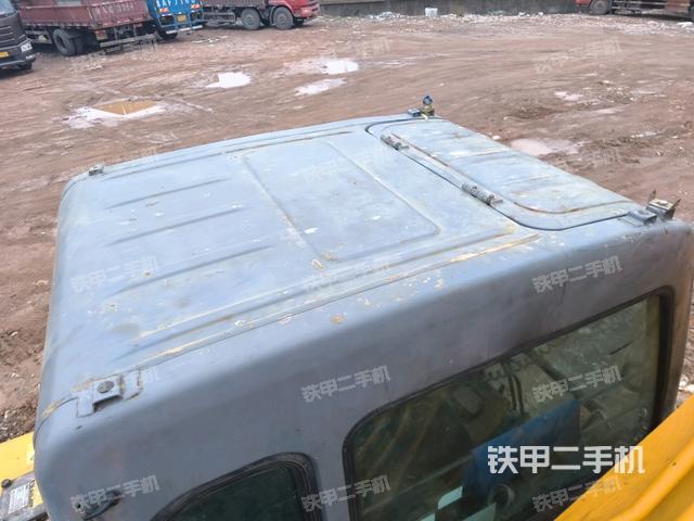 中央回轉接頭特寫（上車部件）