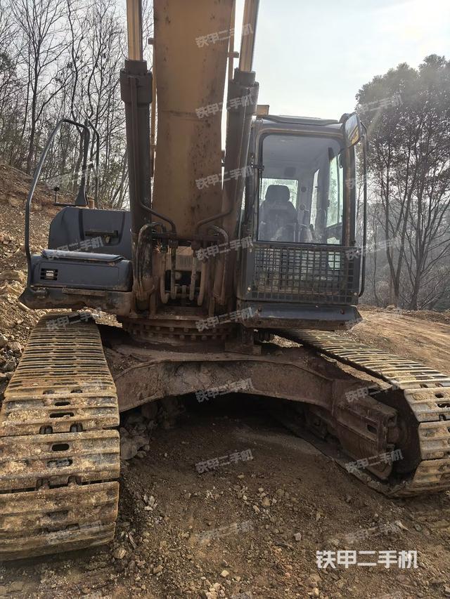 大臂油缸整體?豎拍（工作和回轉(zhuǎn)裝置）