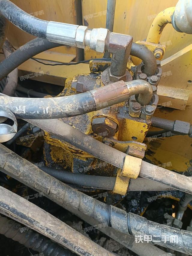 回轉(zhuǎn)馬達（上車部件）