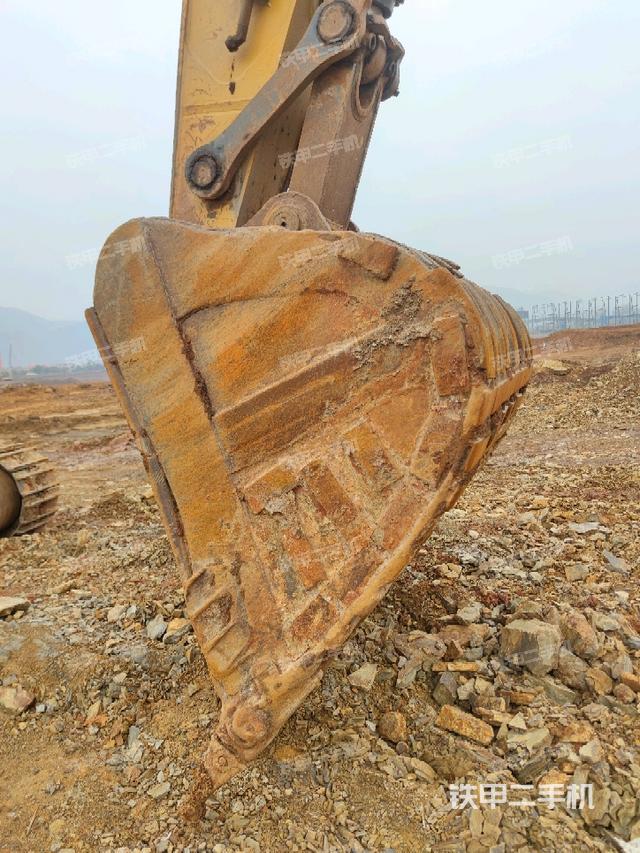 铲斗45度(工作和回转装置) 铲斗45度(工作和回转装置)