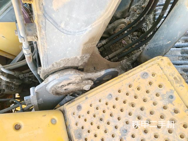 大臂根部?斜視(工作和回轉裝置) 大臂根部?斜視(工作和回轉裝置)