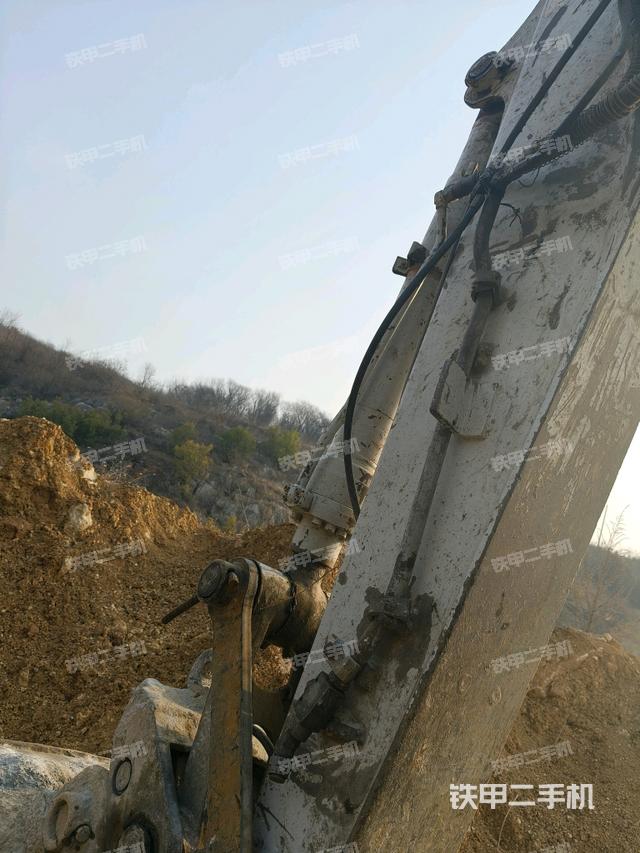 大臂油缸整體?豎拍（工作和回轉(zhuǎn)裝置）