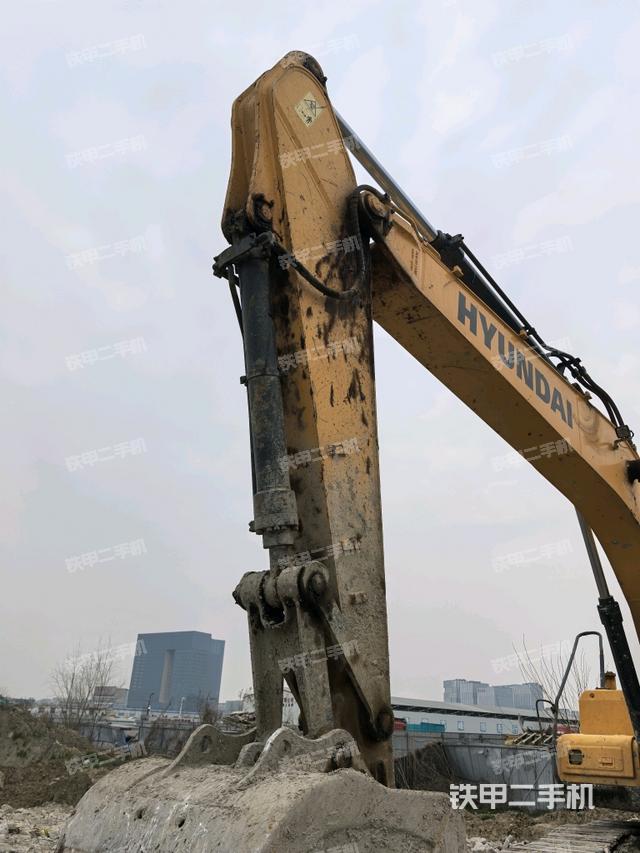 小臂整體左后(工作和回轉(zhuǎn)裝置) 小臂整體左后(工作和回轉(zhuǎn)裝置)