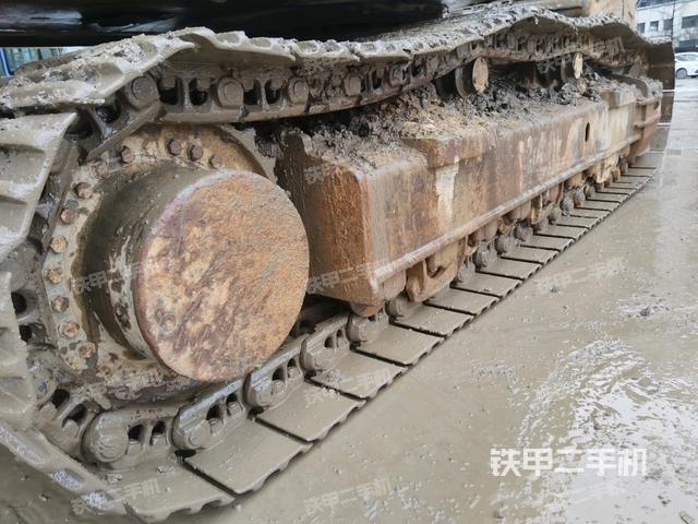 右側(cè)履帶整體(行走機(jī)構(gòu)) 右側(cè)履帶整體(行走機(jī)構(gòu))