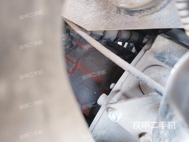 液壓泵艙室正面整體(整機(jī)外觀) 液壓泵艙室正面整體(整機(jī)外觀)