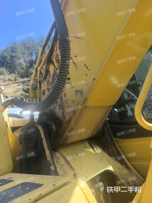 大臂根部?斜視(工作和回轉裝置) 大臂根部?斜視(工作和回轉裝置)