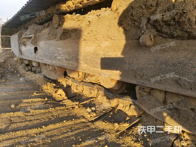 右側履帶整體(行走機構) 右側履帶整體(行走機構)