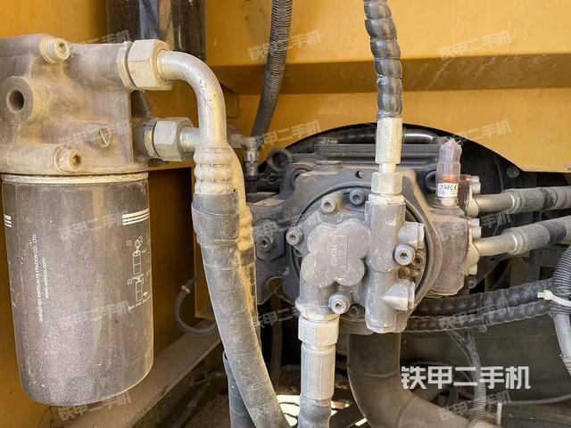 液壓泵艙室正面整體（整機(jī)外觀）