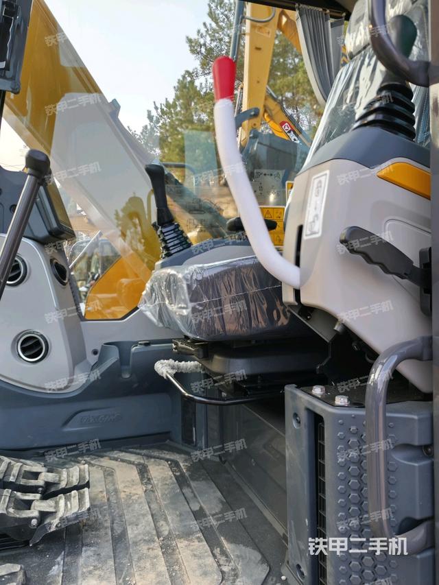 右側(cè)玻璃角標(biāo)（駕駛室部分）