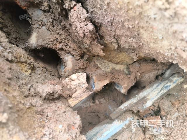 左側履帶整體?（行走機構）