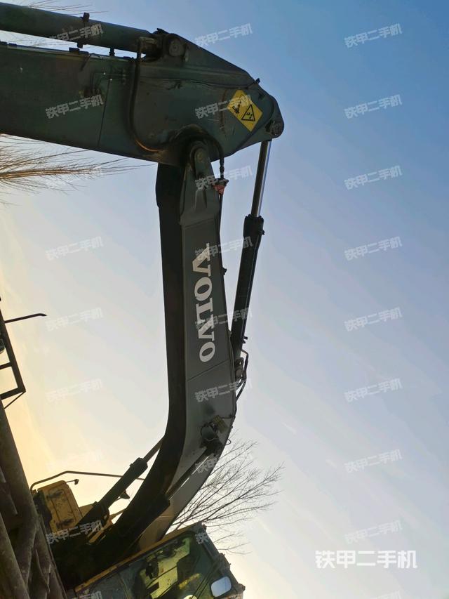 小臂整體右前(工作和回轉裝置) 小臂整體右前(工作和回轉裝置)