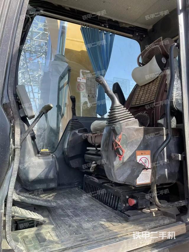 駕駛室整體（整機(jī)外觀）