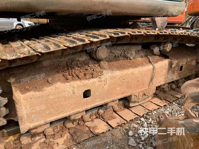 單側(cè)履帶整體（整機(jī)外觀）