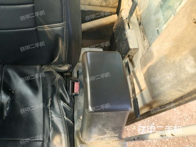 后窗玻璃角標(biāo)（駕駛室部分）