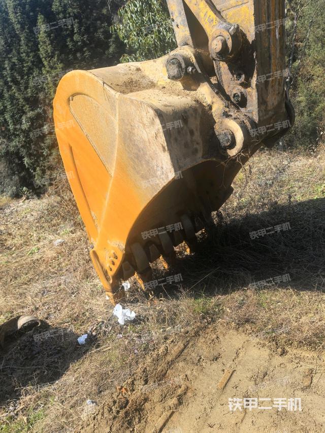 鏟斗右后整體(工作和回轉裝置) 鏟斗右后整體(工作和回轉裝置)