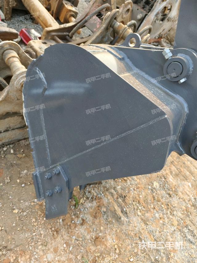 鏟斗右后整體（工作和回轉(zhuǎn)裝置）