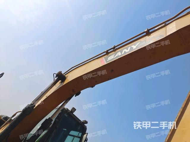 大臂根部?斜視(工作和回轉(zhuǎn)裝置) 大臂根部?斜視(工作和回轉(zhuǎn)裝置)