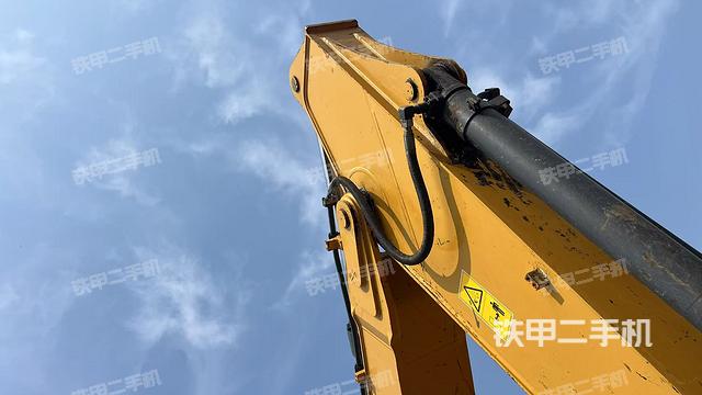 小臂整體右前(工作和回轉裝置) 小臂整體右前(工作和回轉裝置)