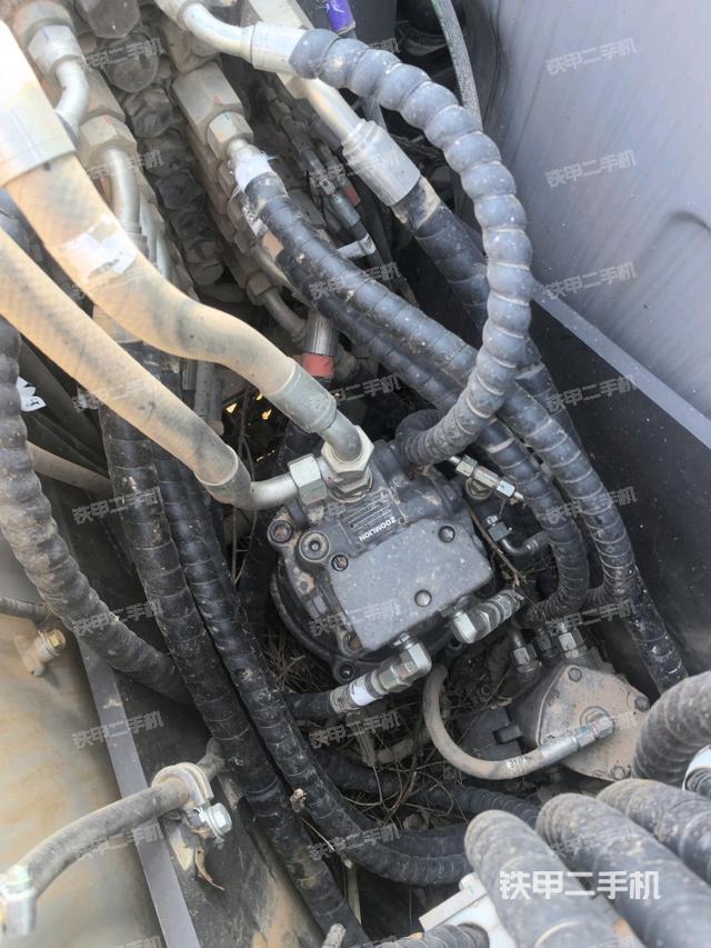 回轉(zhuǎn)馬達（上車部件）