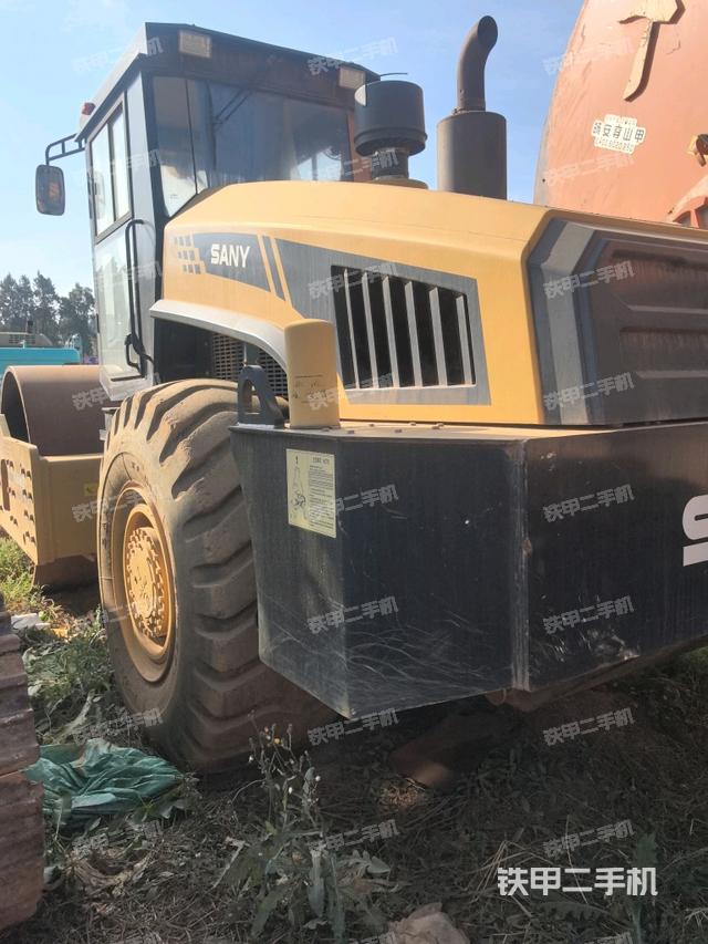 左后45°（壓路機(jī)整機(jī)外觀）