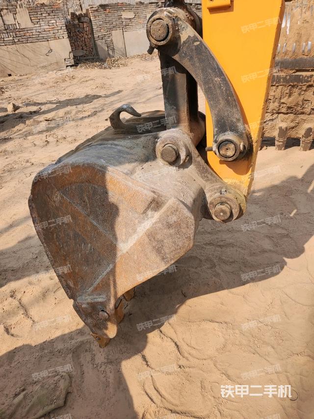 鏟斗45度(工作和回轉(zhuǎn)裝置) 鏟斗45度(工作和回轉(zhuǎn)裝置)