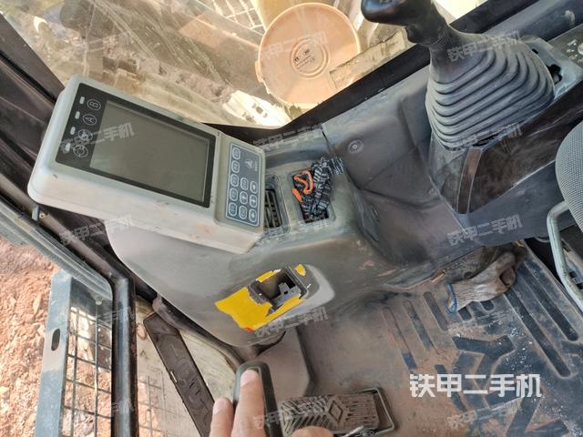 右側(cè)玻璃角標(biāo)(駕駛室部分) 右側(cè)玻璃角標(biāo)(駕駛室部分)