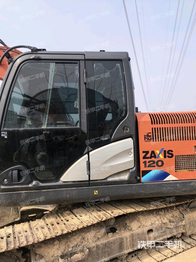 駕駛室整體(整機外觀) 駕駛室整體(整機外觀)