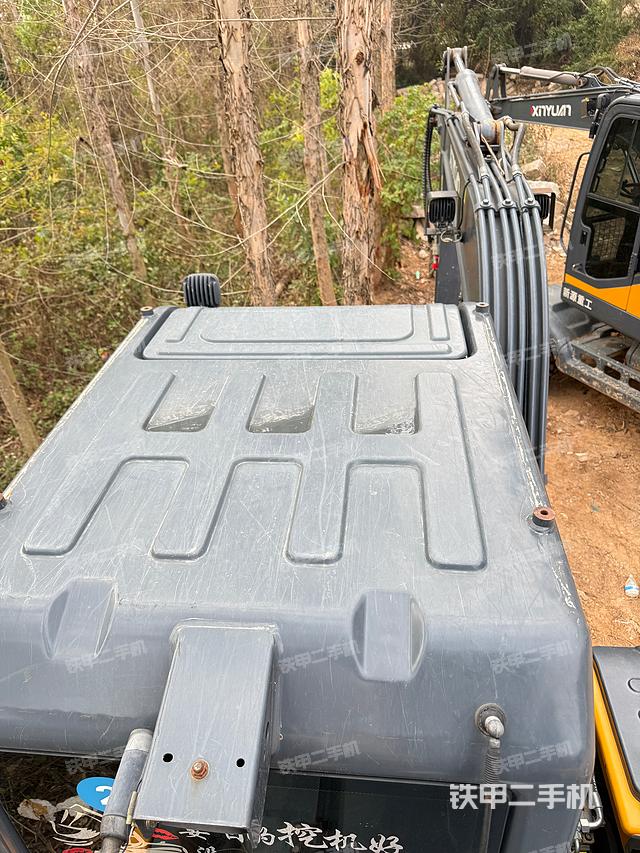 驾驶室顶部（整机外观）