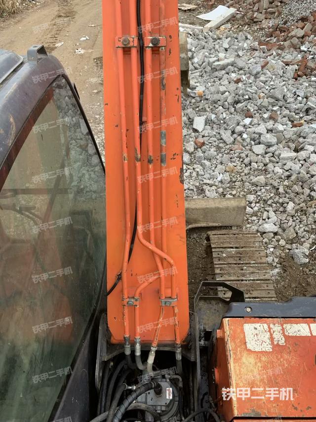 大臂背部俯視（工作和回轉(zhuǎn)裝置）