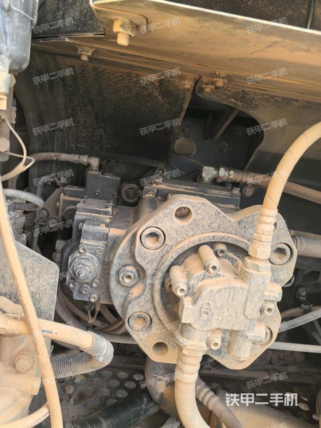 液壓泵斜45?左（大件艙室）