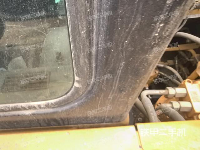 后窗玻璃角標(駕駛室部分) 后窗玻璃角標(駕駛室部分)