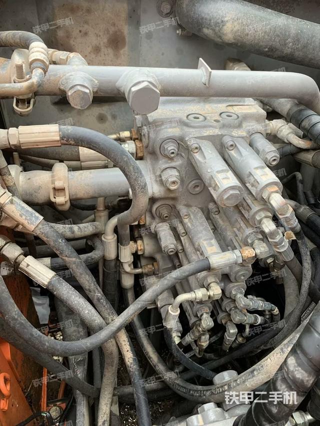 回轉(zhuǎn)馬達(dá)（上車部件）