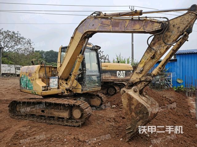 右前45(整機(jī)外觀) 右前45(整機(jī)外觀)