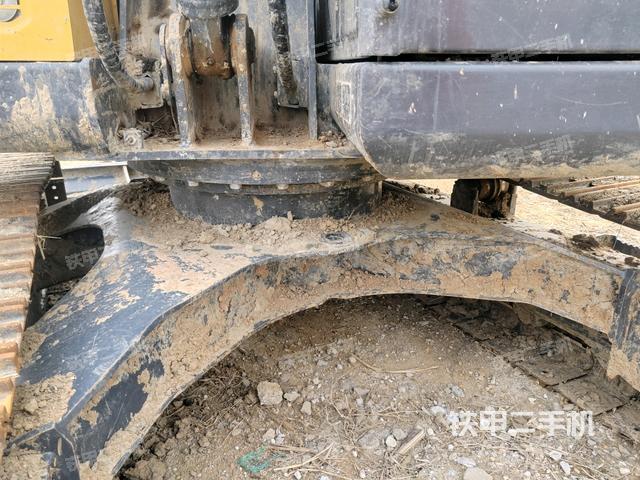 轉(zhuǎn)盤和下車架正前(工作和回轉(zhuǎn)裝置) 轉(zhuǎn)盤和下車架正前(工作和回轉(zhuǎn)裝置)