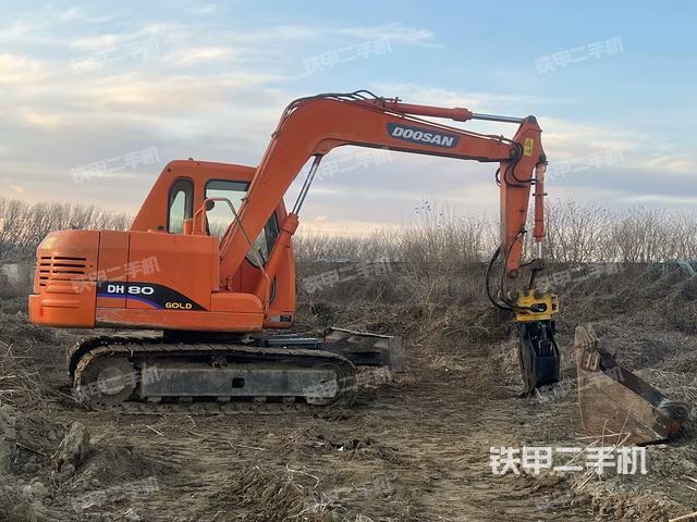 駕駛室頂部（整機(jī)外觀）