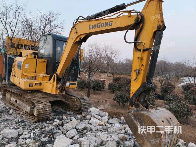 右前45(整機(jī)外觀) 右前45(整機(jī)外觀)