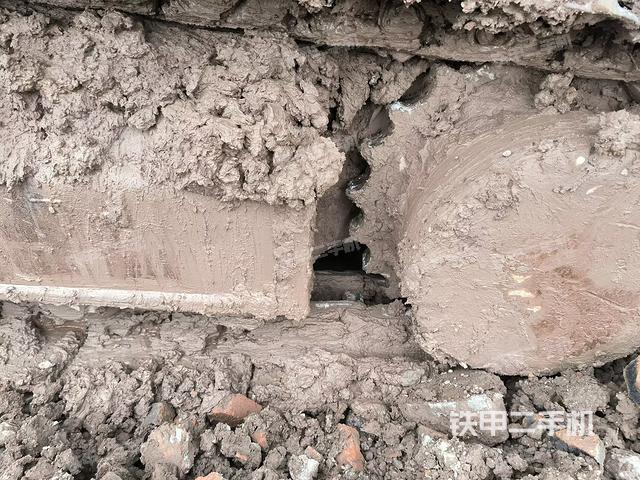 右驅(qū)動(dòng)輪（行走機(jī)構(gòu)）