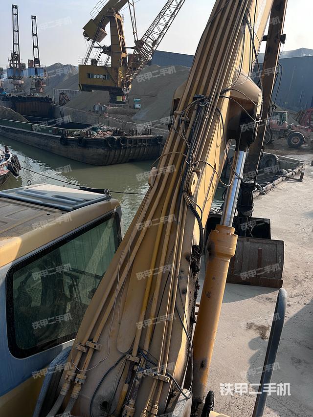 整機(jī)右側(cè)(設(shè)備外觀及核心部件) 整機(jī)右側(cè)(設(shè)備外觀及核心部件)